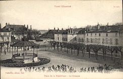 CPA Kiosque Toul Place de la Republique 