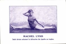 Postal Rachel Lysis Seule artista que realiza la dislocación de los hombros al trapecio
