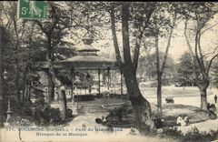 Vintage Postcard Kiosk of the music Park of the Large Toulouse Round