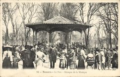 CPA Kiosque de la musique Le parc Nevers 