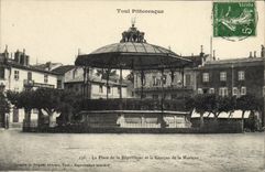 CPA Toul La Place de la Republique et le Kiosque de la musique 