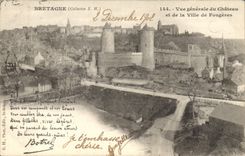 CPA Folklore Botrel Vue generale du chateau et de la ville de Fougeres 