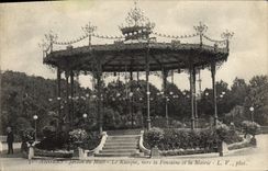 CPA Kiosque vers la fontaine et la mairie Angers Jardin du Mail 