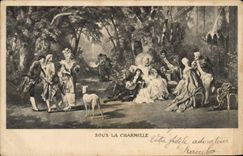 CPA Chien Chiens Levrier Sous la charmille 