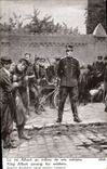 CPA Militaria Le roi Albert au milieu de ses soldats 