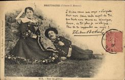 CPA Folklore Bretagne Sur la greve Botrel 