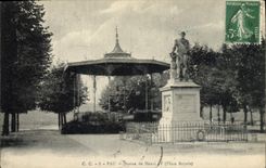 CPA Kiosque Pau Statue de Henri IV Place Royale 