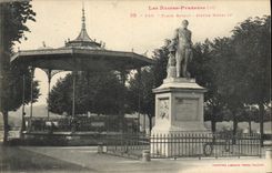 CPA Kiosque Pau Place royale Statue Henri IV 