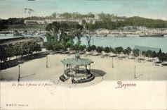 CPA Kiosque Bayonne La place d'armes et l'ADour 