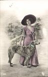 CPA Chien Chiens Femme 