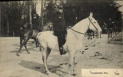 CPA Militaria Le general pau 
