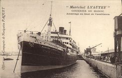 CPA Bateau Marechal Lyautey Courrier du Maroc Amarrage au quai de Casablanca 