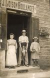 CARTE PHOTO Chien Chiens Boulanger J Loison Boulangerie 