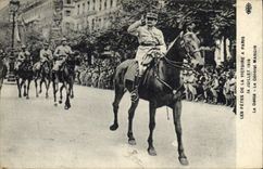 CPA Militaria Les Fetes de la Victoire a Paris 14 juillet 1919 Le defile Le general Mangin 