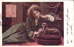 CPA Chien Chiens Femme 