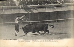 CPA Corrida Taureau Course de taureaux Une bonne paire de bandeerilles au cuarto 