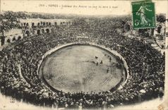 Postal Corrida Toro Nimes Interior de las arenas un día de puesta se murió