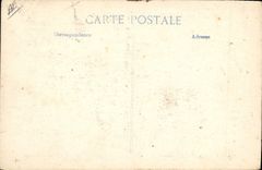 CPA Les dames ambulancieres anglaises soignant un blesse Croix Rouge Militaria Infirmiere 