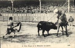 CPA Corrida Course de taureaux Une pique et la matador au Quite 