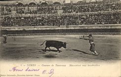 CPA Corrida Course de taureaux Nimes Mazantini aux banderilles 