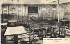 CPA Bateau Paquebot Interieur du Transatlantique Paris Le guignol Theatre 