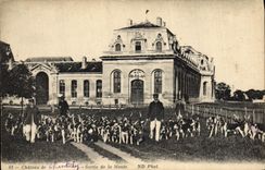 Vintage Postcard Chasse has courre Chateau of Chantilly Sortie the pack Chien Dogs
