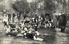 Vintage Postcard Chasse has courre out of drill of Rambouillet with return Chien Dogs SIGNAL