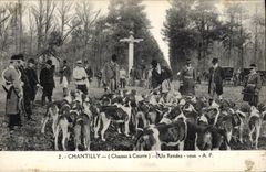 CPA Chasse a courre Chantilly Un rendez vous Chiens Chien 
