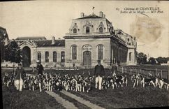 CPA Chasse a courre Chateau de Chantilly Sortie de la meute Chiens Chien 