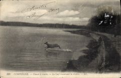 CPA Chasse a courre Compiegne Le cerf traversant la riviere 