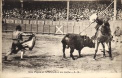 CPA Corrida Course de taureaux Une pique et le matador au Quite 