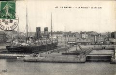 CPA Bateau Paquebot Le Havre La Provence en cale seche 