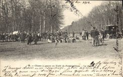 CPA Chasse a courre en Foret de Fontainebleau Le depart Chiens Chien 