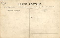 CPA Folklore Jeune fille de Douarnenez en costume de fete 