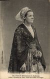 CPA Folklore Femme de Douarnenez et Audierne Coiffe a cornettes des fetes 
