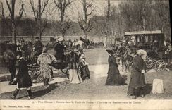 Vintage Postcard Chasse has courre in the drill of Dreux the arrival with return of hunting