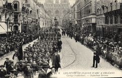 CPA Les fetes de Jeanne d'Arc a Orleans Cortege traditionnel Orphelinat Serenne