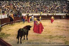 CPA Corrida Course de taureaux Corrida de toros Suerte de Capa Appel au manteau 