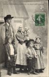 CPA Folklore Plougastel Daoulas Le depart pour le bapteme Enfants 