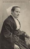 CPA Folklore Jeune fille de Guingamp 