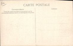 Postal Compiègne Fiestas de Juana de Arco Damas del Mercado que ofrece un racimo a Juana de Arco