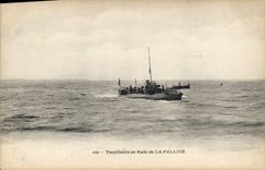 CPA Bateau Guerre Torpilleurs en rade de la Pallice 