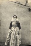 CPA Folklore Le Bourg de Batz Coiffe et costume 