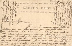 CPA Folklore Pensive jeune fille de l'Ile de Sein 