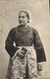 CPA Folklore Jeune fille de Ploare Environs de Douarnenez 