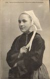 CPA Folklore Jeune fille de Guemene 