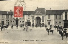 CPA Cheval Chevaux Hippisme Montier en Der Haras Promenade