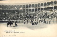 Postal Corrida Corrida de toros Mazzantini terminando un quite