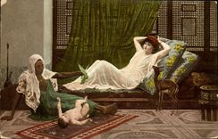 CPA Femme orientale Tapis 