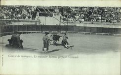 CPA Corrida Course de taureaux Le matador Montes portant l'estocade